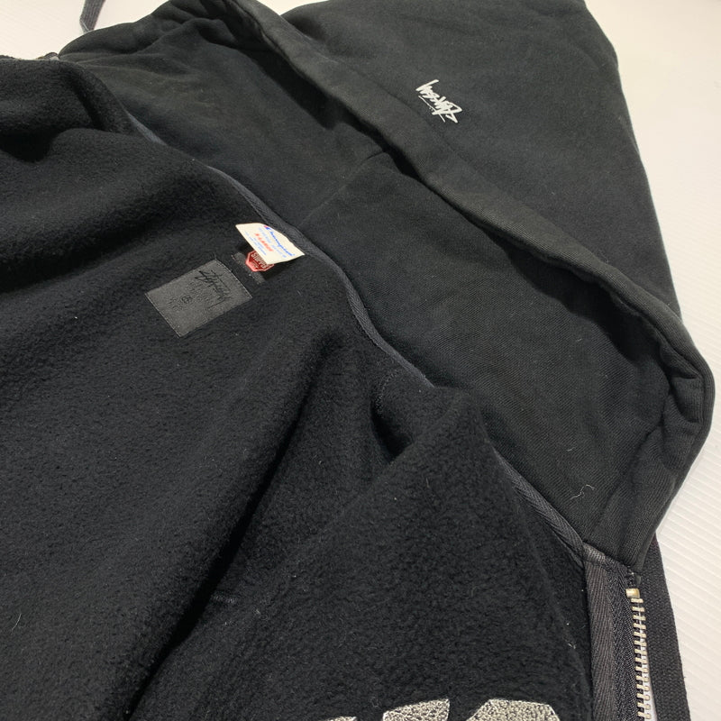 【現状渡し品】【メンズ】 STUSSY ステューシー × Champion チャンピオン 別注 コラボ WIND STOPPER ZIP HOODIE C8-A124 ウィンド ストッパー ジップフーディー トップス フルジップパーカー 142-260629-ko-08-tei サイズ：XL カラー：ブラック 万代Net店