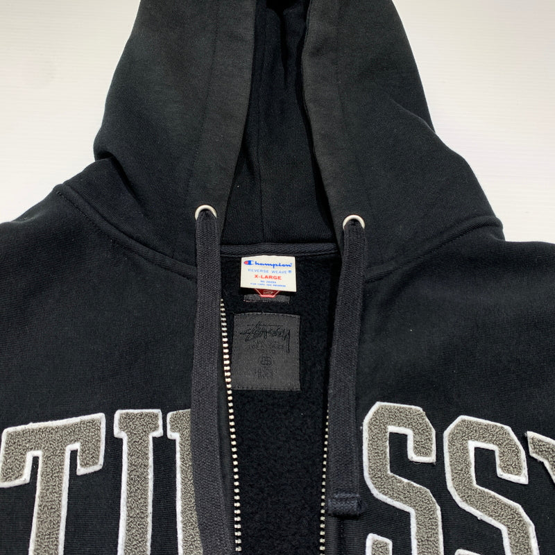 【現状渡し品】【メンズ】 STUSSY ステューシー × Champion チャンピオン 別注 コラボ WIND STOPPER ZIP HOODIE C8-A124 ウィンド ストッパー ジップフーディー トップス フルジップパーカー 142-260629-ko-08-tei サイズ：XL カラー：ブラック 万代Net店