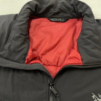 【中古品】【メンズ】 ARC'TERYX アークテリスク ATOM LT JACKET 14645 アトム ライトウェイト ジャケット アウター 144-260630-sa-13-tei サイズ：XXL カラー：ブラック 万代Net店