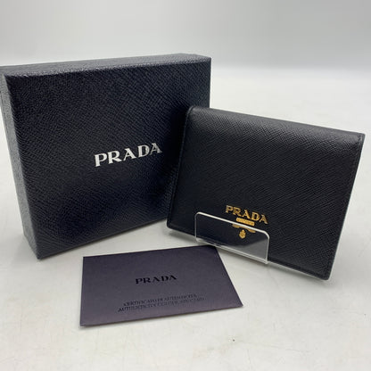 【中古品】【メンズ/レディース】 PRADA プラダ 1MV204 SAFFIANO+SV.LOV レザーウォレット 二つ折り財布 サフィアーノ ロゴ 181-260709-ko-10-tei カラー：ブラック 万代Net店