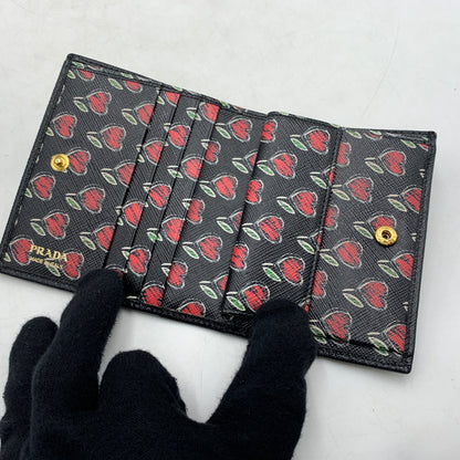 【中古品】【メンズ/レディース】 PRADA プラダ 1MV204 SAFFIANO+SV.LOV レザーウォレット 二つ折り財布 サフィアーノ ロゴ 181-260709-ko-10-tei カラー：ブラック 万代Net店