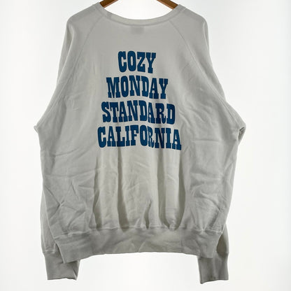 【現状渡し品】【メンズ】 STANDARD CALIFORNIA スタンダード カルフォルニア× SNOOPY スヌーピー 別注コラボ SD COZY MONDAY CREW SWEAT コーギー マンディー クルー スウェット 長袖 トップス トレーナー 140-260701-sa-18-tei サイズ：XL カラー：ホワイト 万代Net店