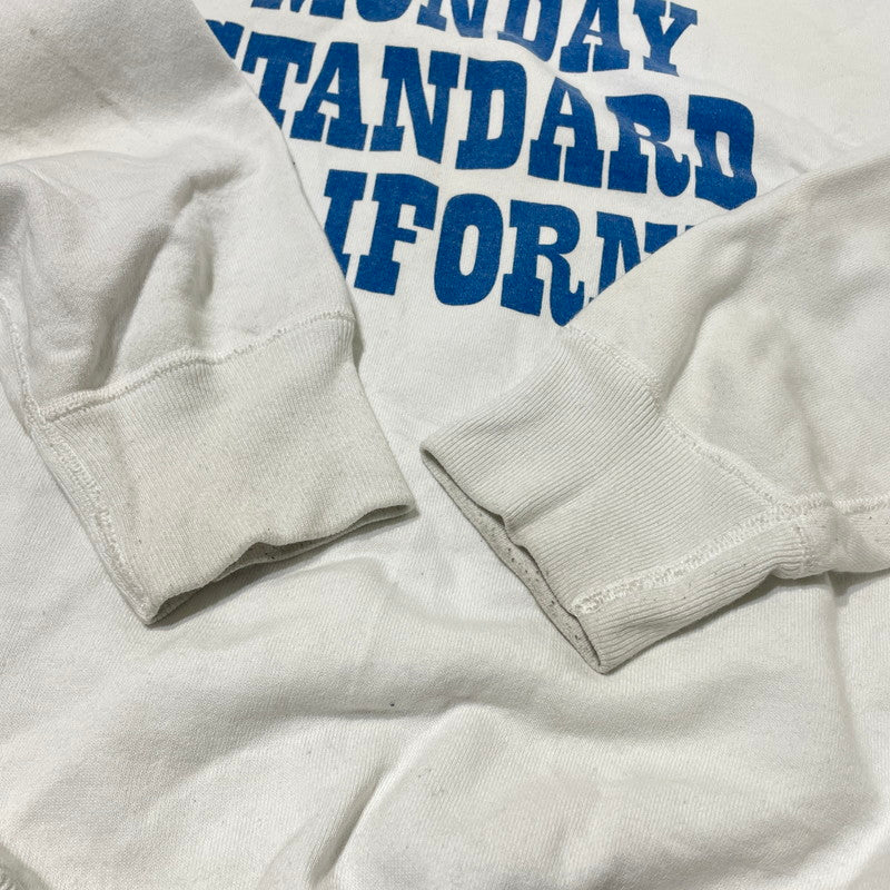 【現状渡し品】【メンズ】 STANDARD CALIFORNIA スタンダード カルフォルニア× SNOOPY スヌーピー 別注コラボ SD COZY MONDAY CREW SWEAT コーギー マンディー クルー スウェット 長袖 トップス トレーナー 140-260701-sa-18-tei サイズ：XL カラー：ホワイト 万代Net店