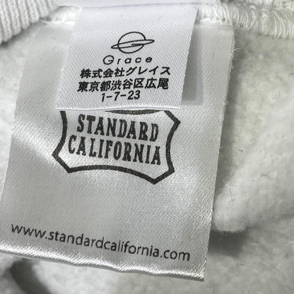 【現状渡し品】【メンズ】 STANDARD CALIFORNIA スタンダード カルフォルニア× SNOOPY スヌーピー 別注コラボ SD COZY MONDAY CREW SWEAT コーギー マンディー クルー スウェット 長袖 トップス トレーナー 140-260701-sa-18-tei サイズ：XL カラー：ホワイト 万代Net店