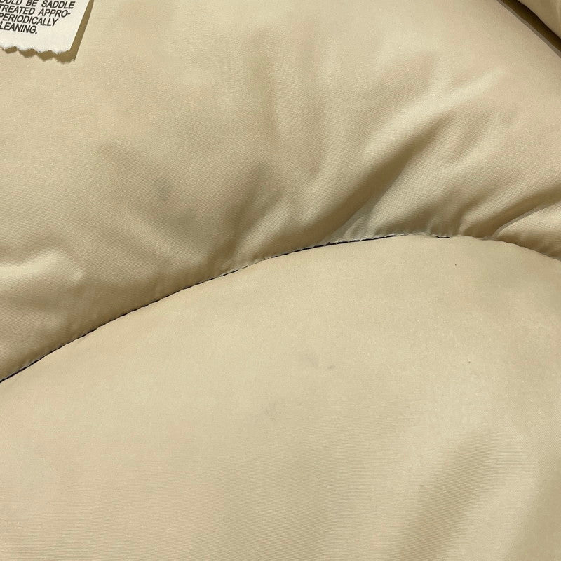 【中古品】【メンズ】 ROCKY MOUNTAIN FEATHERBED ロッキン マウンテン フェザー ベッド × STANDARD CALIFORNIA スタンダード カルフォルニア 別注コラボ SD DOWN VEST 290-252-22 ダウンベストアウター 140-260701-sa-16-tei サイズ：44 カラー：ネイビー 万代Net店
