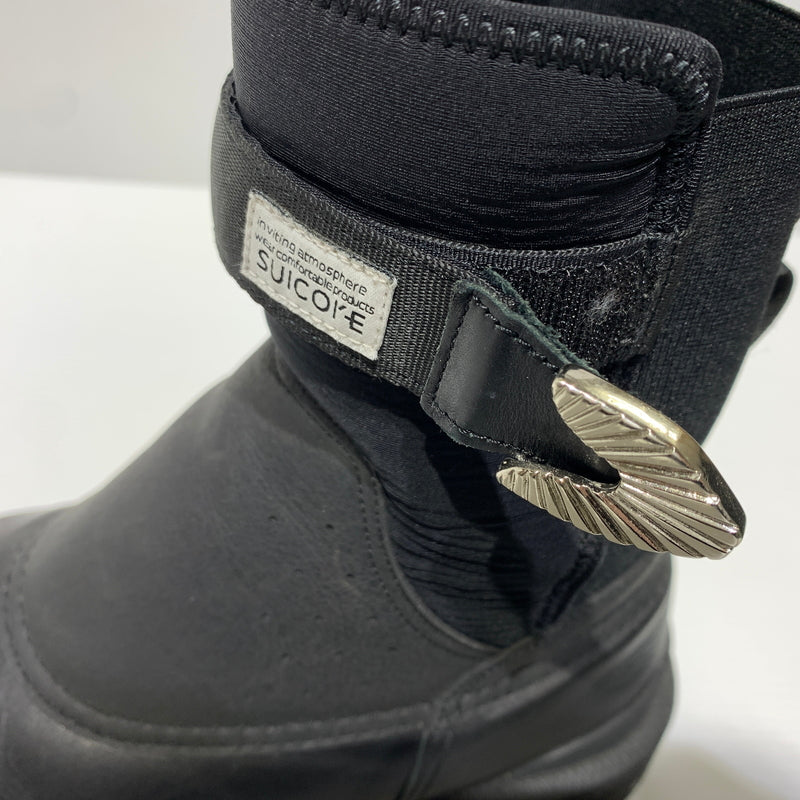 【中古品】【メンズ】 SUICOKE スイコック × TOGA PULLA トーガ プルラ 別注 コラボ SHORT BOOTS ショートブーツ 靴 レインブーツ BEEモデル 164-260709-ko-04-tei サイズ：27cm カラー：ブラック 万代Net店