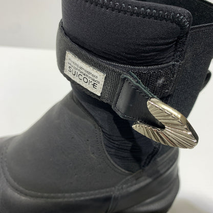 【中古品】【メンズ】 SUICOKE スイコック × TOGA PULLA トーガ プルラ 別注 コラボ SHORT BOOTS ショートブーツ 靴 レインブーツ BEEモデル 164-260709-ko-04-tei サイズ：27cm カラー：ブラック 万代Net店