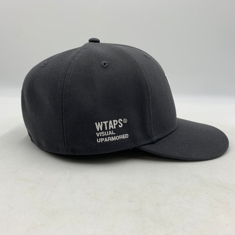 【中古品】【メンズ】 NEW ERA ニューエラ × WTAPS ダブルタップス 別注 コラボ 59FIFTY LOW PROFILE CAP 261NENED-HT02 ロー プロフィール キャップ 帽子 ボールキャップ 185-260709-ko-16-tei サイズ：04 カラー：チャコール 万代Net店