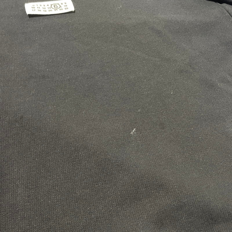【中古品】【メンズ】 MM6 MAISON MARGIELA エムエムシックス メゾン マルジェラ 25AW MM6 LOGO SWEAT S52GU0247 25年秋冬 エムエムシックス ロゴスウェット 長袖 トップス トレーナー 140-260706-sa-11-tei サイズ：L カラー：ブラック 万代Net店