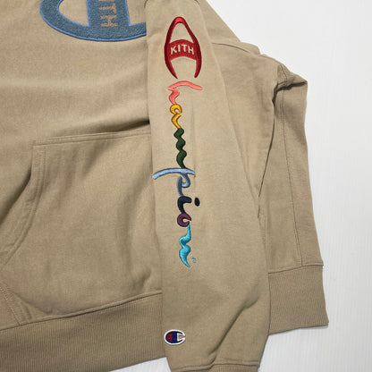 【中古品】【メンズ】 KITH キス × CHAMPION チャンピオン 別注コラボ LOGO HOODIE ロゴ フーディ 長袖 トップス プルーオーバー パーカー 142-260706-sa-09-tei サイズ：M カラー：ベージュ 万代Net店
