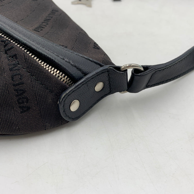 【中古品】【メンズ】 BALENCIAGA バレンシアガ 518163 スーベニアXS ジャガードロゴ ボディバッグ カバン ショルダーバッグ 180-260709-ko-13-tei カラー：ブラック系 万代Net店