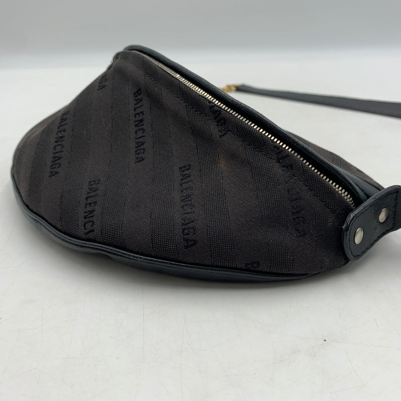 【中古品】【メンズ】 BALENCIAGA バレンシアガ 518163 スーベニアXS ジャガードロゴ ボディバッグ カバン ショルダーバッグ 180-260709-ko-13-tei カラー：ブラック系 万代Net店