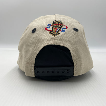 【中古品】【メンズ】 LOGO ATHLETIC ロゴアスレチック NBA CHICAGO BULLS CHAMPION CAP エヌビーエー シカゴ ブルズ チャンピオン キャップ 帽子 ツートーンキャップ 185-260805-ko-04-tei カラー：ベージュ系/ブラック系 万代Net店