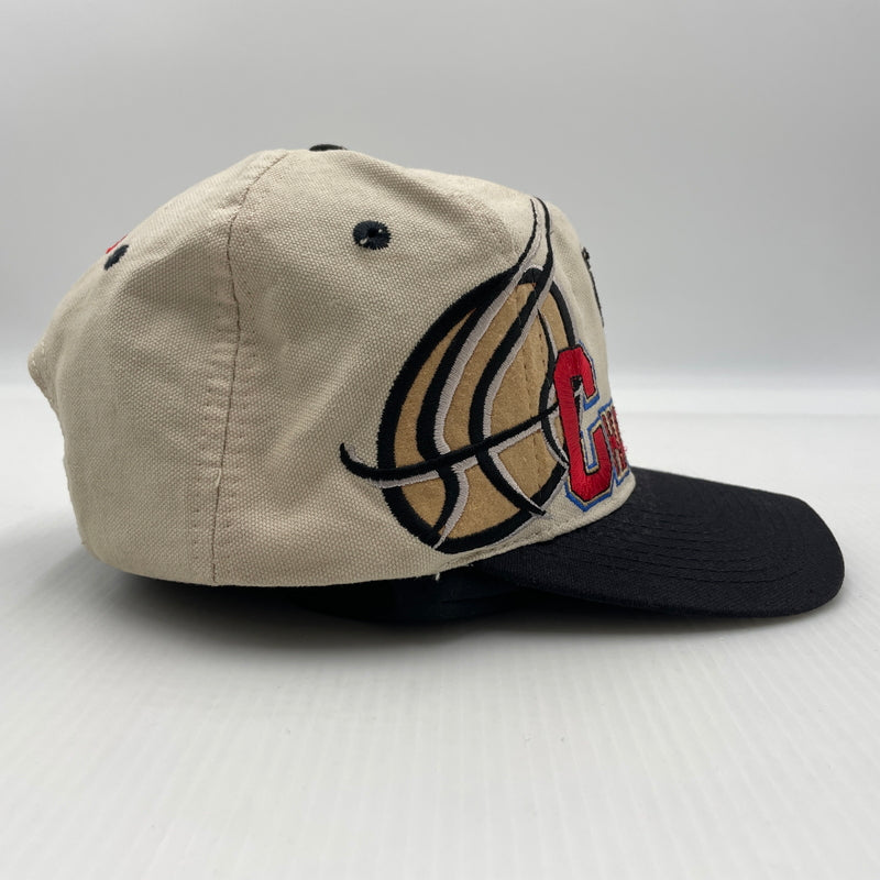 【中古品】【メンズ】 LOGO ATHLETIC ロゴアスレチック NBA CHICAGO BULLS CHAMPION CAP エヌビーエー シカゴ ブルズ チャンピオン キャップ 帽子 ツートーンキャップ 185-260805-ko-04-tei カラー：ベージュ系/ブラック系 万代Net店