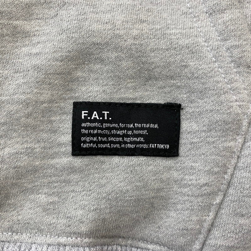 【中古品】【メンズ】 FAT エフエーティー × GARNI ガルニ 別注コラボ HOODIE F32221-SW09-AB フーディー トップス プルーオーバーパーカー 142-260716-ss-04-tei サイズ：FAT カラー：グレー 万代Net店