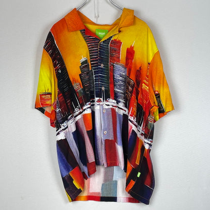 【中古品】【メンズ】 HUF ハフ CONCRETE JUNGLE S/S WOVEN TOP コンクリート ジャングル ショート スリーブ ウーブン 半袖 トップス 142-260801-sa-21-tei サイズ：M カラー：総柄 万代Net店
