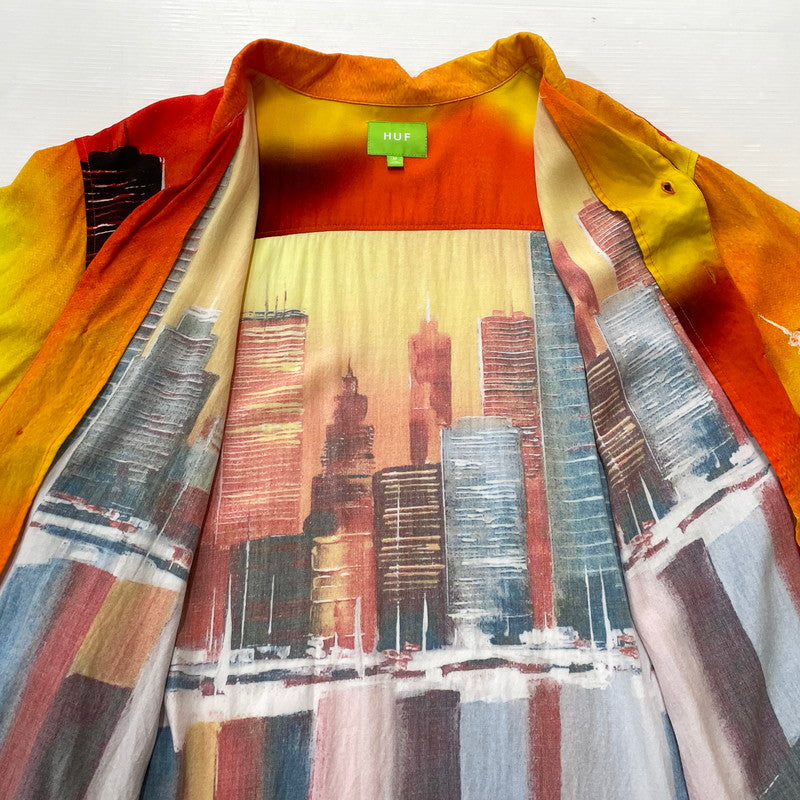 【中古品】【メンズ】 HUF ハフ CONCRETE JUNGLE S/S WOVEN TOP コンクリート ジャングル ショート スリーブ ウーブン 半袖 トップス 142-260801-sa-21-tei サイズ：M カラー：総柄 万代Net店