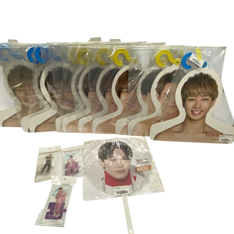 【中古美品】 Travis Japan グッズまとめ売り フォトハンガー エロハン アクスタ うちわ トラビスジャパン 086-260704-nm-02-tei 万代Net店
