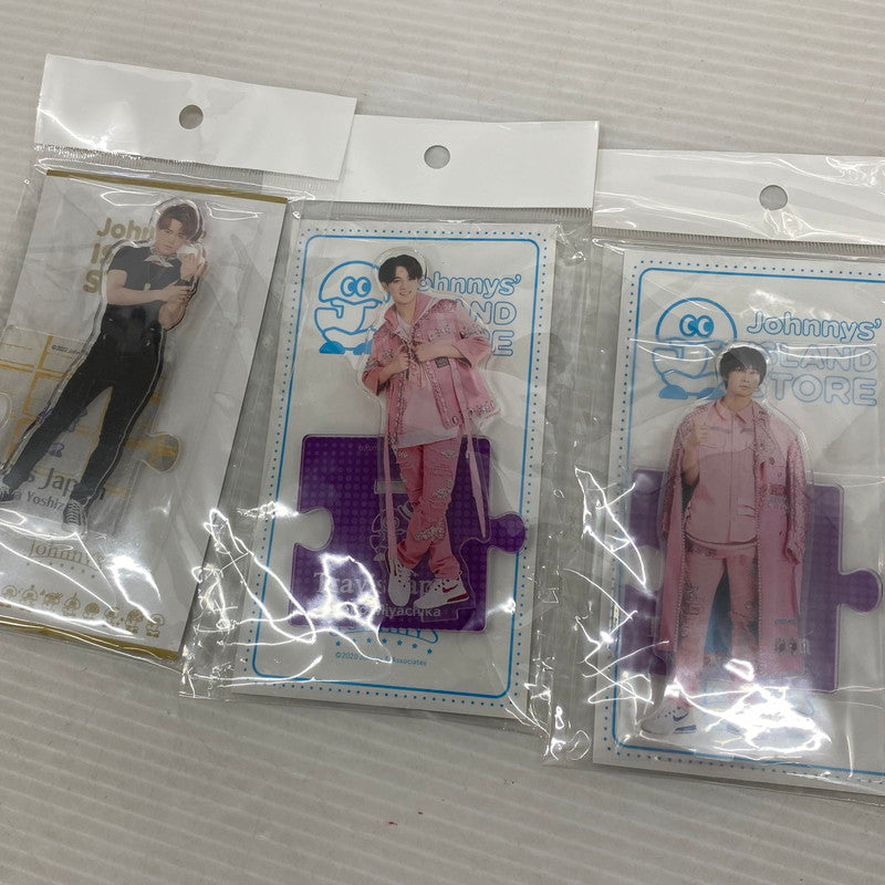 【中古美品】 Travis Japan グッズまとめ売り フォトハンガー エロハン アクスタ うちわ トラビスジャパン 086-260704-nm-02-tei 万代Net店