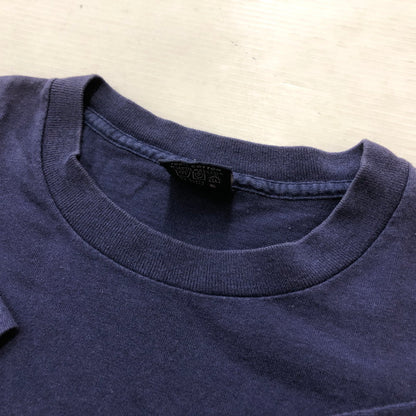 【現状渡し品】【メンズ】 STUSSY ステューシー 90's 20TH INTL. SURPLUS SS TEE 90年代 20周年 インターナショナル サープラス 半袖 トップス 142-260711-sa-03-tei サイズ：L カラー：ネイビー 万代Net店