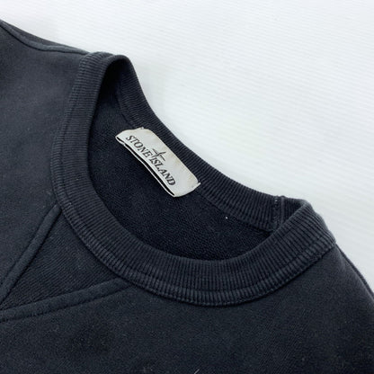 【中古品】【メンズ】 STONE ISLAND ストーンアイランド SHOULDER POCKET CREWNECK SWEAT SHIRT 791560577 ショルダーポケット クルーネック スウェット シャツ 長袖 トップス トレーナー 141-260707-yo-06-tei サイズ：S カラー：ブラック 万代Net店