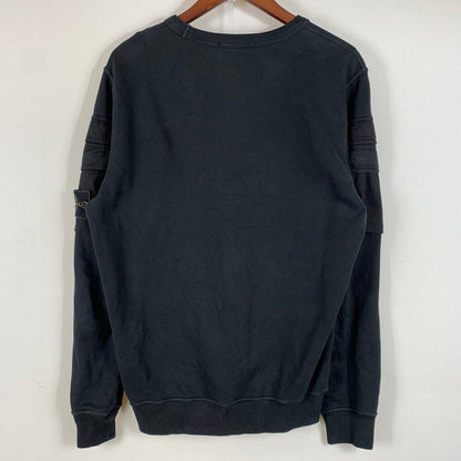 【中古品】【メンズ】 STONE ISLAND ストーンアイランド SHOULDER POCKET CREWNECK SWEAT SHIRT 791560577 ショルダーポケット クルーネック スウェット シャツ 長袖 トップス トレーナー 141-260707-yo-06-tei サイズ：S カラー：ブラック 万代Net店