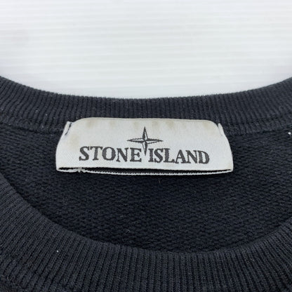 【中古品】【メンズ】 STONE ISLAND ストーンアイランド SHOULDER POCKET CREWNECK SWEAT SHIRT 791560577 ショルダーポケット クルーネック スウェット シャツ 長袖 トップス トレーナー 141-260707-yo-06-tei サイズ：S カラー：ブラック 万代Net店