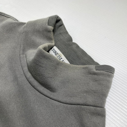 【中古品】【メンズ】 STONE ISLAND ストーン アイランド PATCH MOCK NECK SWEAT 3515647 パッチ付き モックネックスウェット 長袖 トップス トレーナー 141-260707-sa-08-tei サイズ：M カラー：グレー 万代Net店