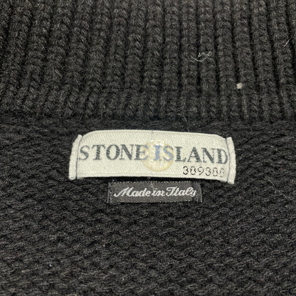【中古品】【メンズ】 STONE ISLAND ストーン アイランド SLEEVE LOGO L/S KNIT POLOSHIRT 袖ロゴ 長袖 ニット ポロシャツ 長袖 トップス 141-260707-sa-07-tei サイズ：M カラー：ブラック 万代Net店