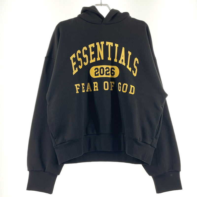 【中古品】【メンズ】 ESSENTIALS エッセンシャルズ COLLEGE LOGO HOODIE "2026" カレッジ ロゴ フーディー 2026年 トップス プルーオーバー パーカー 142-260708-sa-16-tei サイズ：M カラー：ブラック 万代Net店