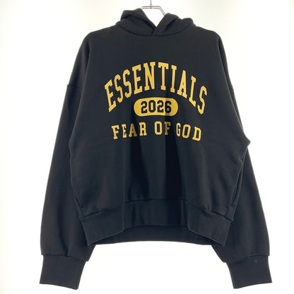 【中古品】【メンズ】 ESSENTIALS エッセンシャルズ COLLEGE LOGO HOODIE "2026" カレッジ ロゴ フーディー 2026年 トップス プルーオーバー パーカー 142-260708-sa-16-tei サイズ：M カラー：ブラック 万代Net店