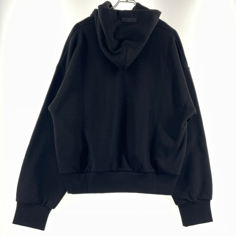 【中古品】【メンズ】 ESSENTIALS エッセンシャルズ COLLEGE LOGO HOODIE "2026" カレッジ ロゴ フーディー 2026年 トップス プルーオーバー パーカー 142-260708-sa-16-tei サイズ：M カラー：ブラック 万代Net店