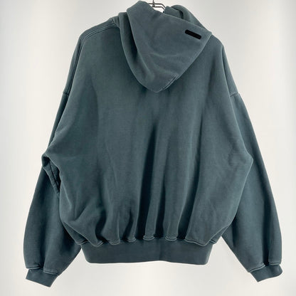 【中古品】【メンズ】 ESSENTIALS エッセンシャルズ COLLEGE LOGO HOODIE "2026" カレッジ ロゴ フーディー 2026年 トップス プルーオーバー パーカー 142-260708-sa-17-tei サイズ：M カラー：ブルー 万代Net店