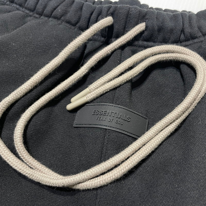 【中古品】【メンズ】 ESSENTIALS エッセンシャルズ FRONT LOVER LOGO SWEAT PANTS フロント ラバー ロゴ スウェット パンツ ボトムス 153-260708-sa-21-tei サイズ：S カラー：ブラック 万代Net店