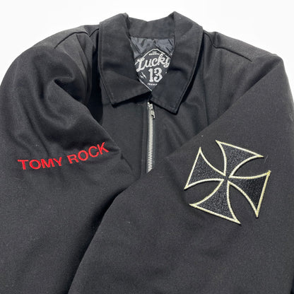 【中古品】【メンズ】 LUCKY 13 ラッキーサーティーン BORN TO LOSE LINED ENBROIDERED JACKET ボーン トゥ ルーズ ラインド エンブロイダード ジャケット アウター 145-260710-sa-08-tei サイズ：M カラー：ブラック 万代Net店