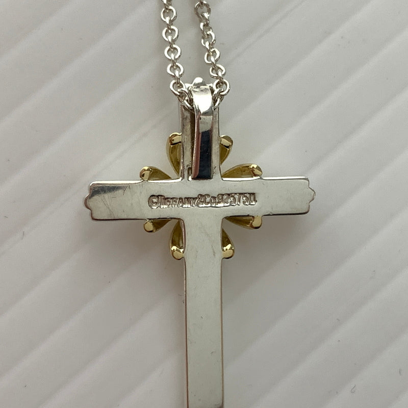 【中古品】【メンズ/レディース】 Tiffany & Co. ティファニーアンドコー K18 SV925 コンビ シグネチャー クロス ペンダント ネックレス チェーン 182-260710-ko-08-tei カラー：シルバー/ゴールド 万代Net店