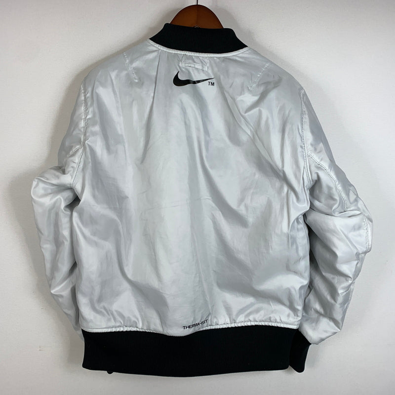 【中古品】【メンズ】 NIKE ナイキ DD6056-010 AS M NSW SYNFL SWOOSH BOMBER "BLACK WHITE" メンズ スウィッシュ ボンバー ジャケット ブラック ホワイト アウター リバーシブル 148-260710-sa-18-tei サイズ：S カラー：ブラック 万代Net店