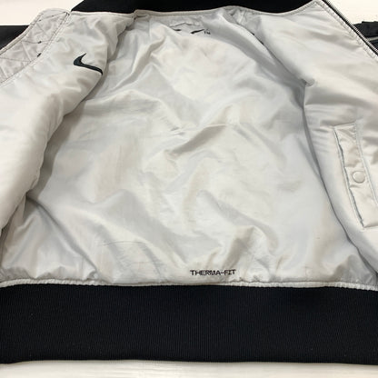 【中古品】【メンズ】 NIKE ナイキ DD6056-010 AS M NSW SYNFL SWOOSH BOMBER "BLACK WHITE" メンズ スウィッシュ ボンバー ジャケット ブラック ホワイト アウター リバーシブル 148-260710-sa-18-tei サイズ：S カラー：ブラック 万代Net店