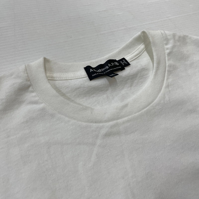 【中古品】【メンズ】 A BATHING APE アベイシングエイプ × A.P.C. アーペーセー 別注コラボ LOGO MILO ON APC WIDE S/S TEE ロゴ ミロオンAPC ワイド ショートスリーブTシャツ 半袖トップス 142-260711-ss-04-tei サイズ：2XL カラー：ホワイト 万代Net店
