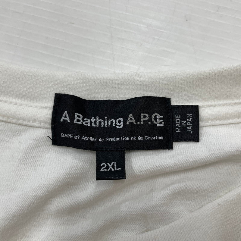 【中古品】【メンズ】 A BATHING APE アベイシングエイプ × A.P.C. アーペーセー 別注コラボ LOGO MILO ON APC WIDE S/S TEE ロゴ ミロオンAPC ワイド ショートスリーブTシャツ 半袖トップス 142-260711-ss-04-tei サイズ：2XL カラー：ホワイト 万代Net店