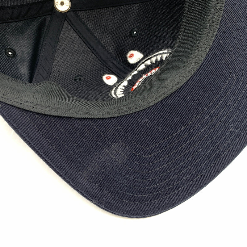 【中古品】【メンズ】 ABATHINGAPE アベイシングエイプ SHARK SNAPBACK CAP 001CPD801007X スナップバックキャップ 帽子 185-260730-yo-07-tei サイズ：F カラー：ネイビー 万代Net店