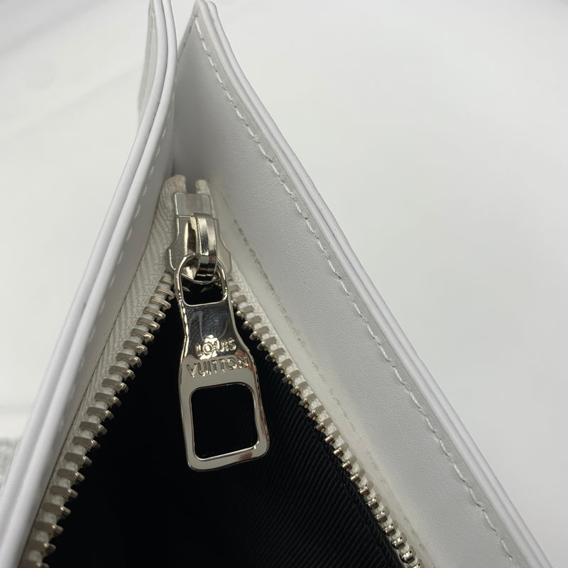 【中古品】【メンズ/レディース】 LOUIS VUITTON ルイ・ヴィトン M80849 ニュースペーパー クラッチ エブリデイLV カバン セカンドバッグ 179-260711-ko-07-tei カラー：柄 万代Net店