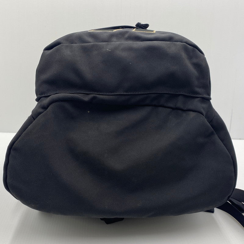 【現状渡し品】【メンズ】 FCRB エフシーアールビー × NEW ERA ニューエラ 別注コラボ 16AW BIG LOGO CARRIER PACK FCRB-167072 2016年秋冬 ビッグ ロゴ キャリアバック カバン リュックサック 188-260712-sa-01-tei カラー：ブラック 万代Net店