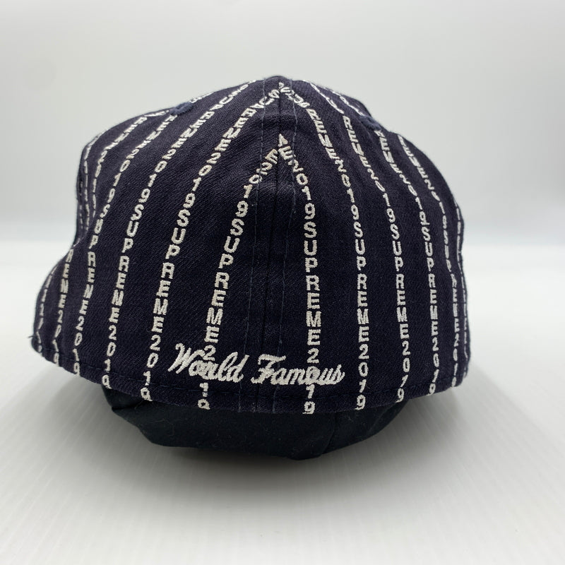 【中古品】【メンズ】 SUPREME シュプリーム × NEW ERA ニューエラ 別注コラボ 19SS TEXT STRIPE CAP テキスト ストライプ キャップ 帽子 149-260730-yo-03-tei サイズ：7 1/2 カラー：ネイビー 万代Net店