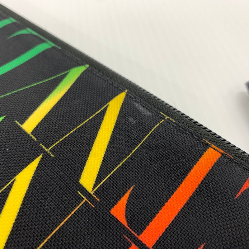 【中古品】【メンズ】 Valentino ヴァレンチノ RAINBOW LOGO CRUTCH BAG レインボー ロゴ クラッチバッグ カバン セカンドバッグ 180-260714-ko-10-tei カラー：ブラック/マルチ 万代Net店