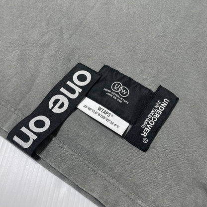 【中古品】【メンズ】 UNDERCOVER アンダーカバー × WTAPS ダブルタップス 別注 コラボ 25SS INDIVIDUALITY SS COTTON TEE 251ZUUCD-CSM06S インディビジュアリティー コットン Tシャツ 半袖 七人の侍 140-260713-yo-09-tei サイズ：2 カラー：グレー 万代Net店