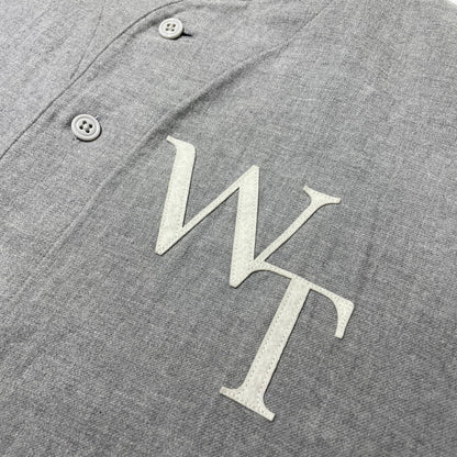 【中古品】【メンズ】 WTAPS ダブルタップス 23SS LEAGUE LS COTTON BASEBALL SHIRT 231TQDT-SHM07 リーグ ロングスリーブ コットン ベースボールシャツ 長袖 トップス 142-260713-yo-10-tei サイズ：01 カラー：グレー 万代Net店