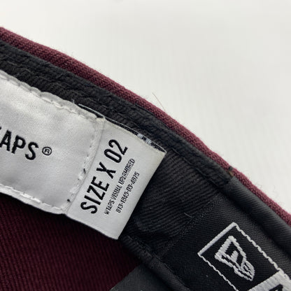 【中古品】【メンズ】 WTAPS ダブルタップス × NEW ERA ニューエラ 別注コラボ 59FIFTY LOW PROFILE CAP POLY TWILL 242NENED-HT02 ロー プロファイル キャップ 帽子 185-260730-yo-13-tei サイズ：７ 3/8 カラー：マルーン 万代Net店