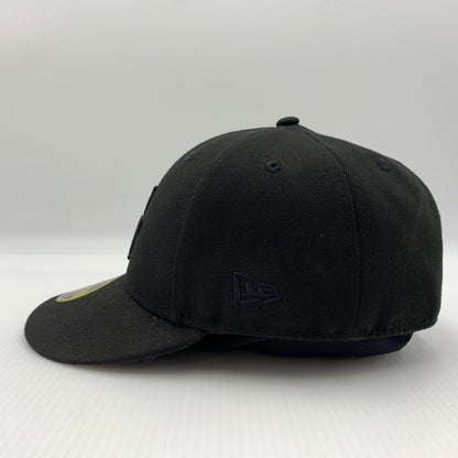 【中古品】【メンズ】 WTAPS ダブルタップス × NEW ERA ニューエラ 別注コラボ 59FIFTY LOW PROFILE CAP POLY. TWILL. NEWERA. LEAGUE ロー プロファイル キャップ 帽子 185-260730-yo-12-tei サイズ：７ 3/8 カラー：ブラック 万代Net店