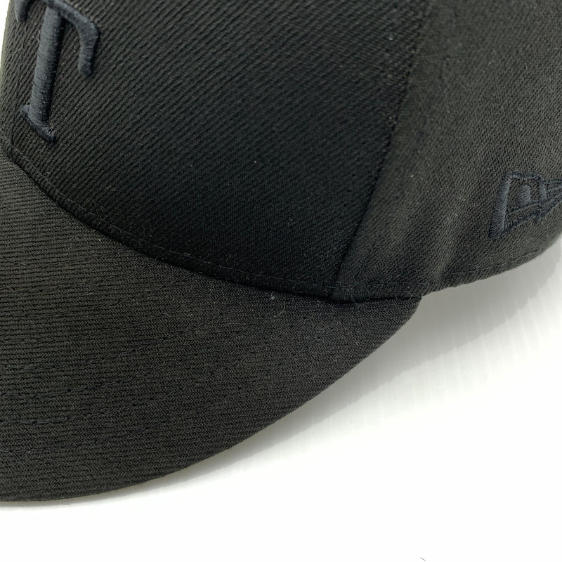 【中古品】【メンズ】 WTAPS ダブルタップス × NEW ERA ニューエラ 別注コラボ 59FIFTY LOW PROFILE CAP POLY. TWILL. NEWERA. LEAGUE ロー プロファイル キャップ 帽子 185-260730-yo-12-tei サイズ：７ 3/8 カラー：ブラック 万代Net店